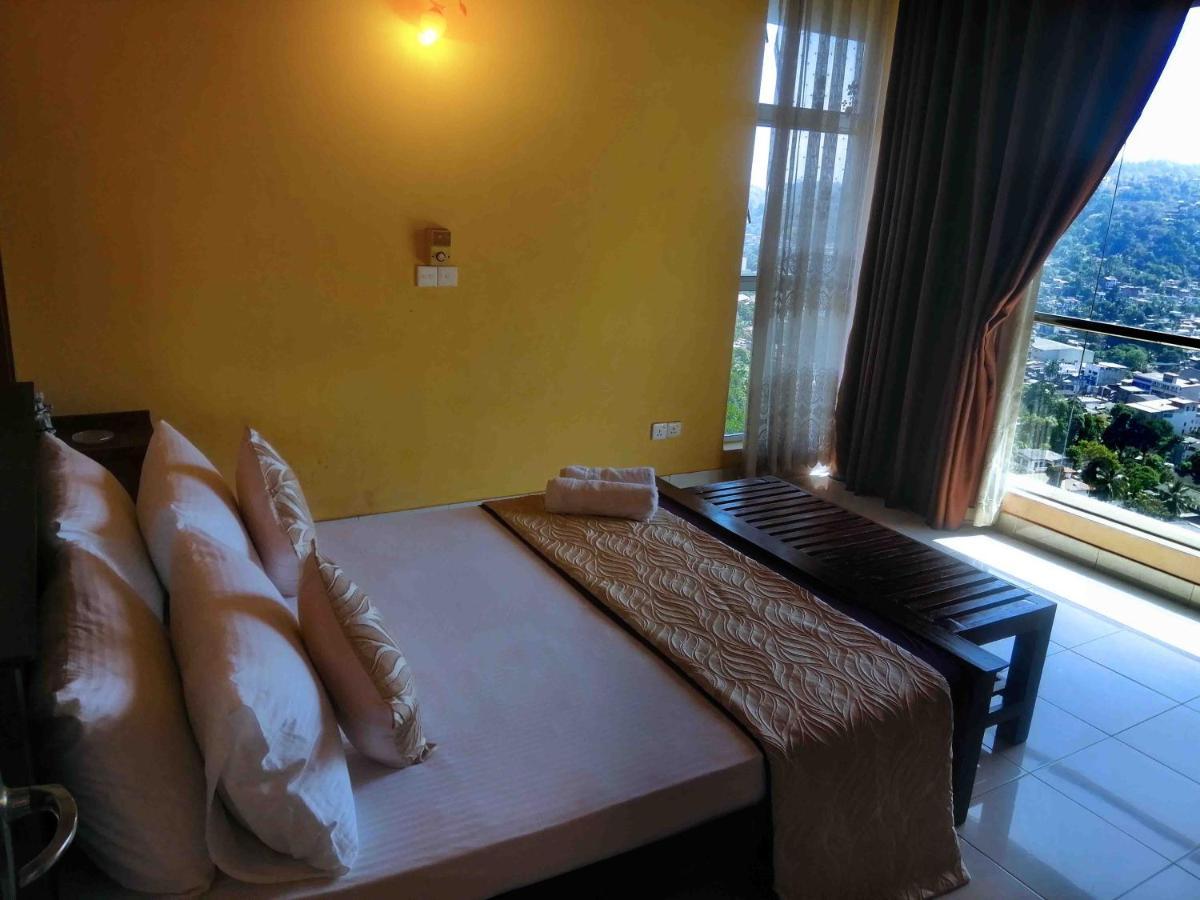 Sky Valley Hotel Kandy Exterior photo