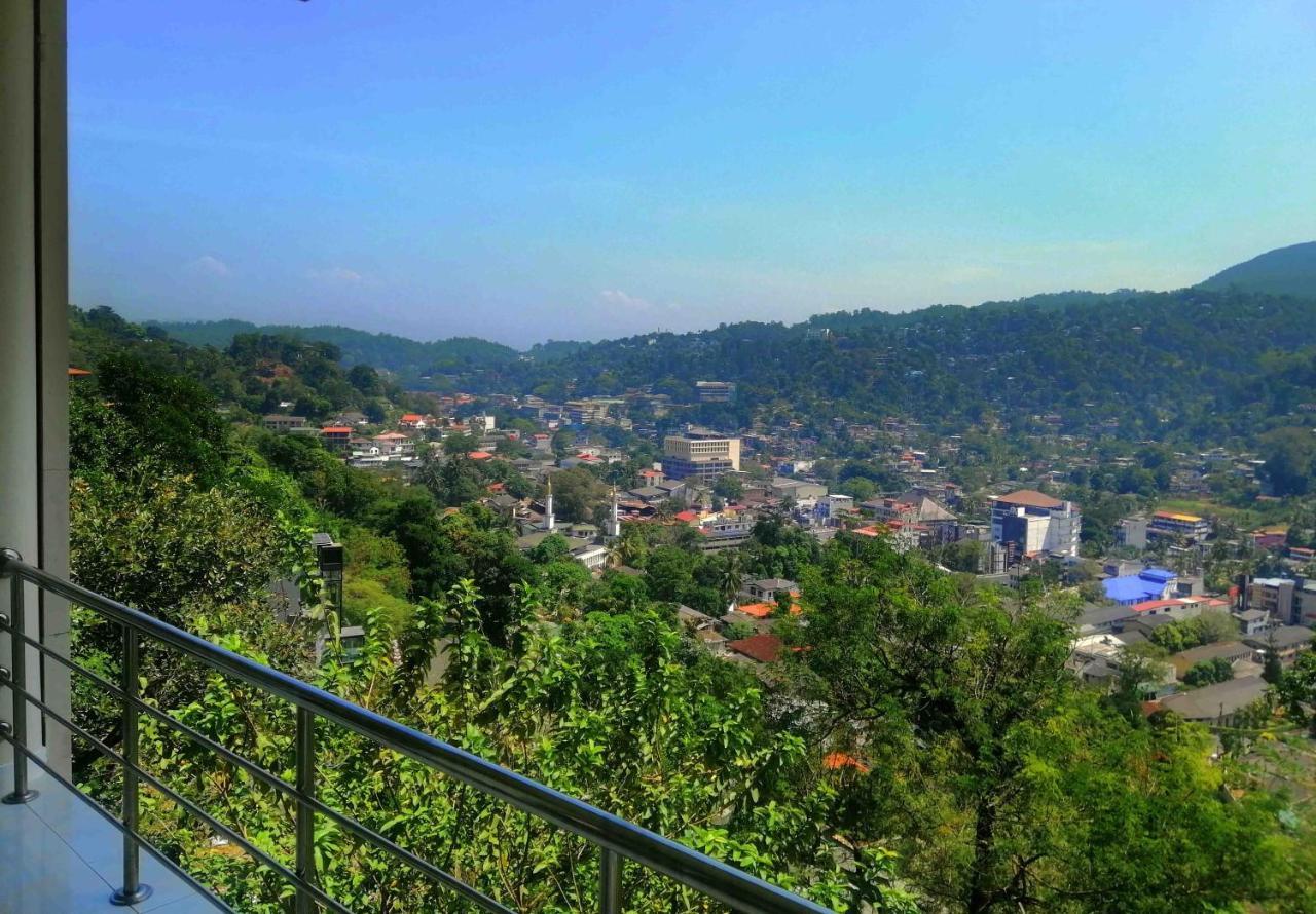 Sky Valley Hotel Kandy Exterior photo